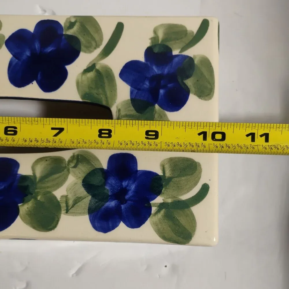 Beautiful “Made in Mexico” Talavera style KLEENEX Pottery /Ceramic 10